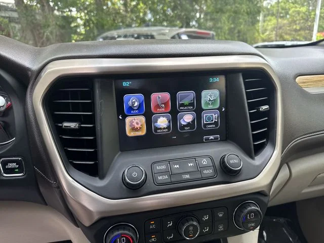 Used 2018 White GMC Denali image 23