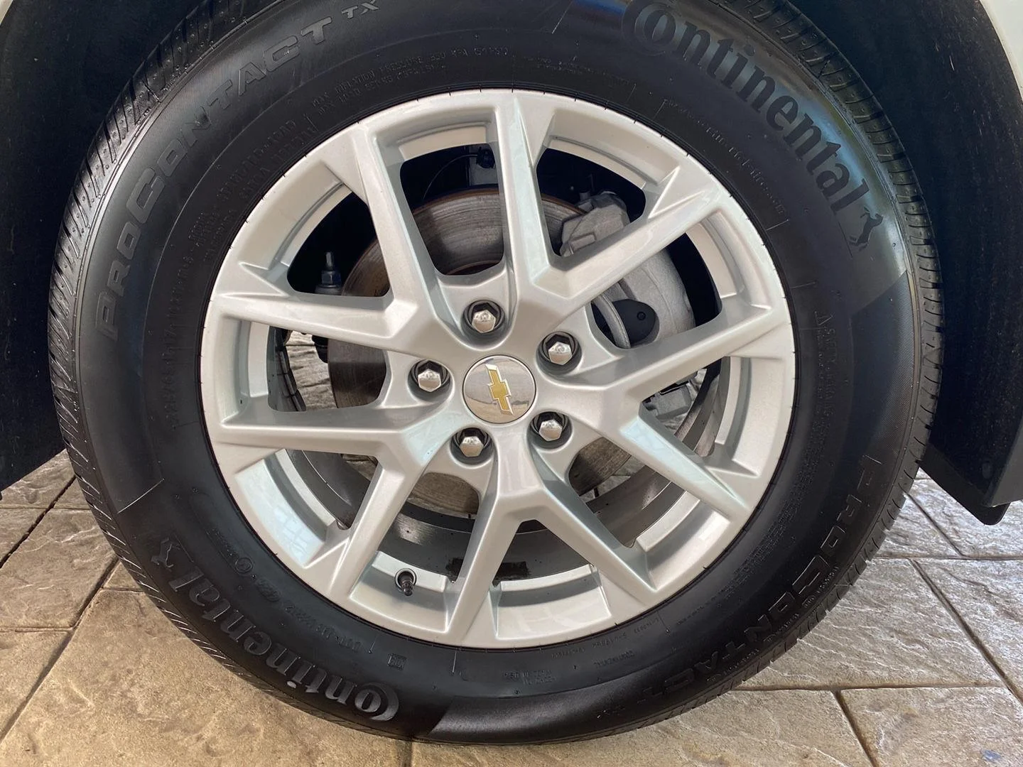 Used 2022 Iridescent Pearl Tricoat Chevrolet LT image 14
