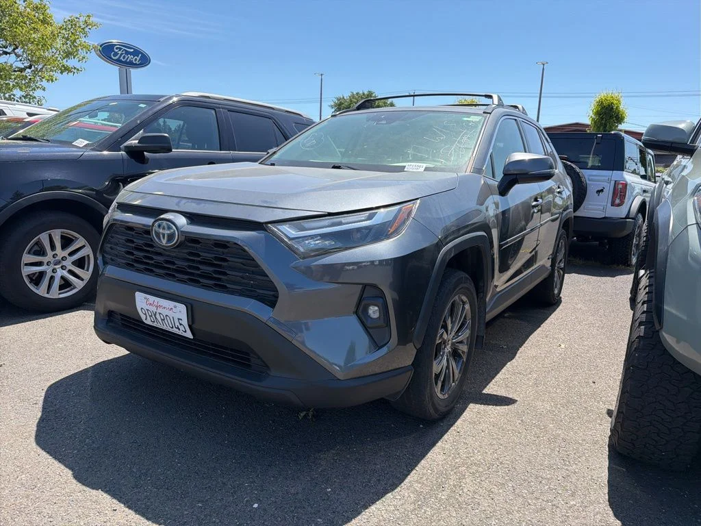 Used 2022 Magnetic Gray Metallic Toyota XLE Premium image 1