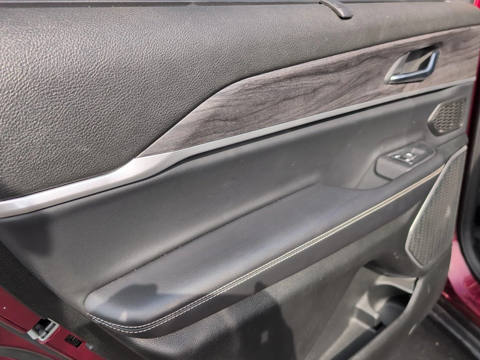 Used 2021 Velvet Red Pearlcoat Jeep Limited image 36