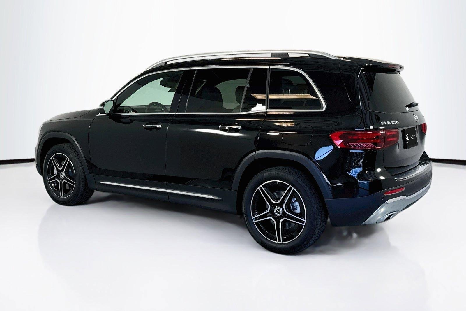 New 2026 Night Black Mercedes-Benz GLB 250 image 7