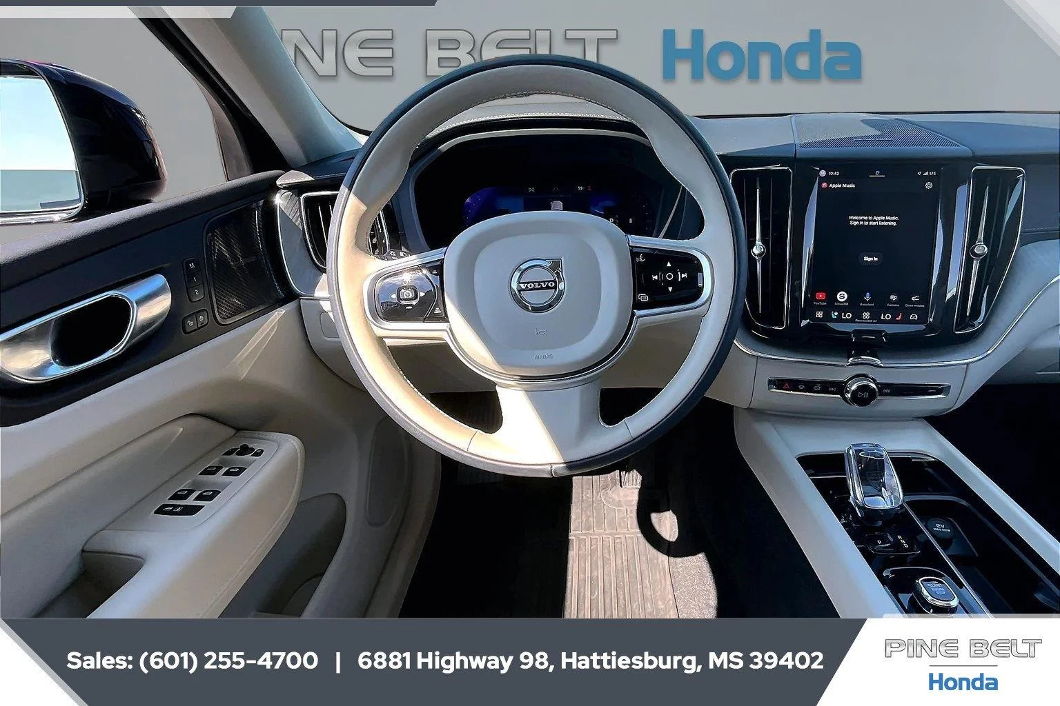 Used 2025 Onyx Black Metallic Volvo Ultra image 5