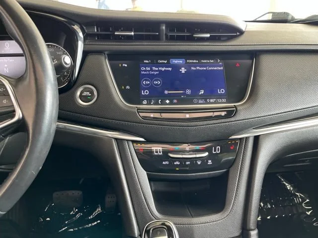 Used 2020 Crystal White Tricoat Cadillac Premium Luxury FWD image 29