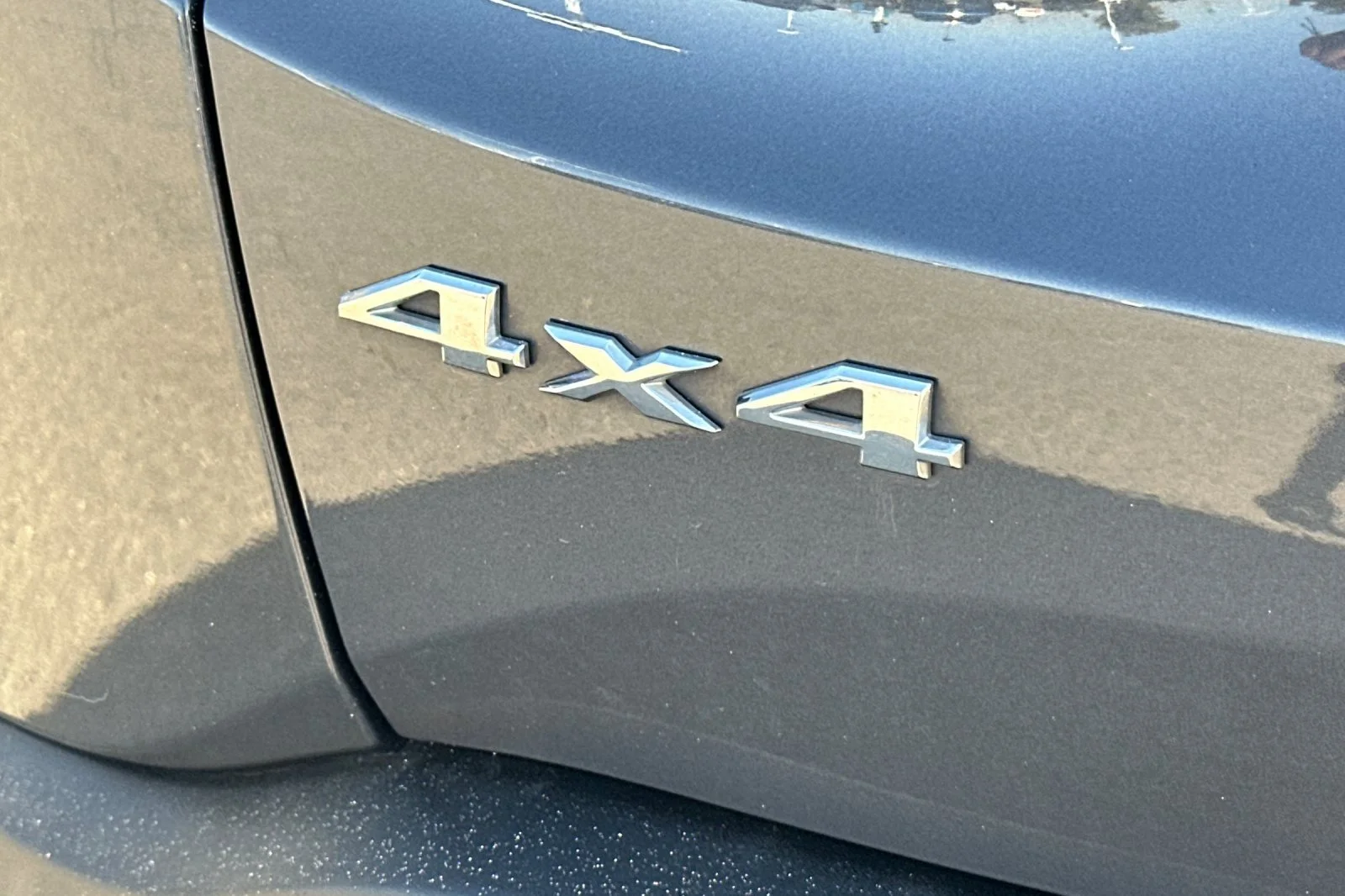 Used 2023 Gray Jeep Latitude image 28