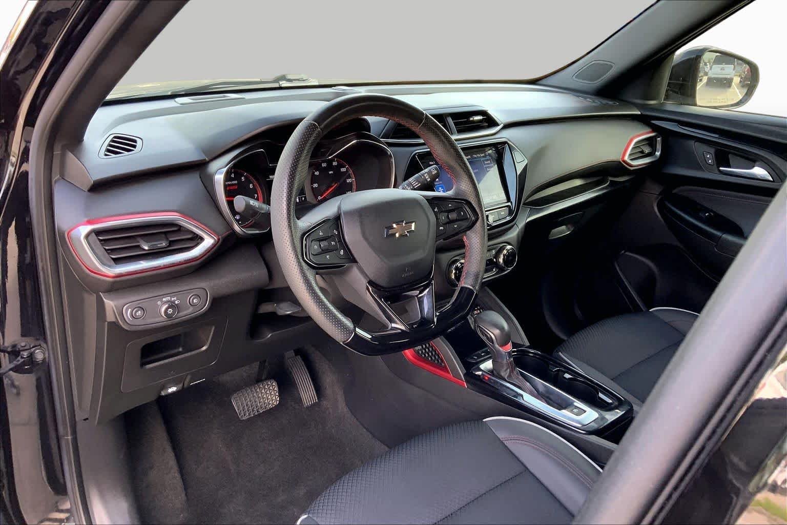 Used 2023 Mosaic Black Metallic Chevrolet RS image 18