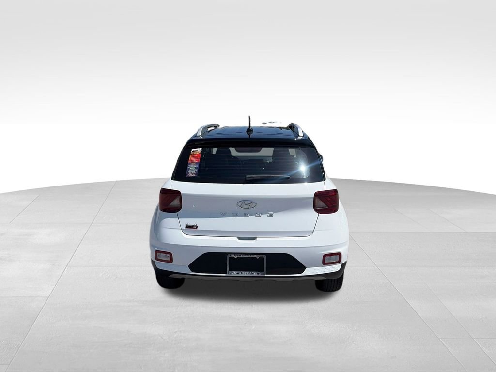 Used 2025 White Hyundai Limited image 5