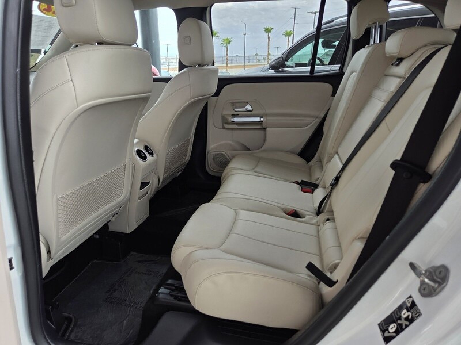 Certified Used 2022 Polar White Mercedes-Benz GLB 250 image 14