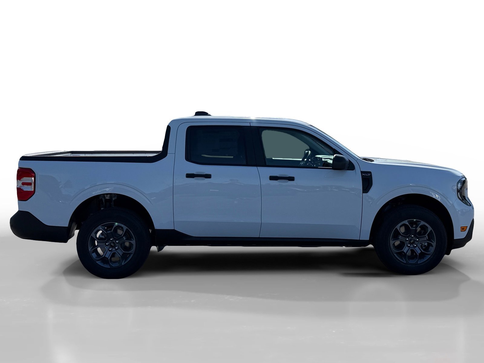 New 2026 Oxford White Ford XLT image 6