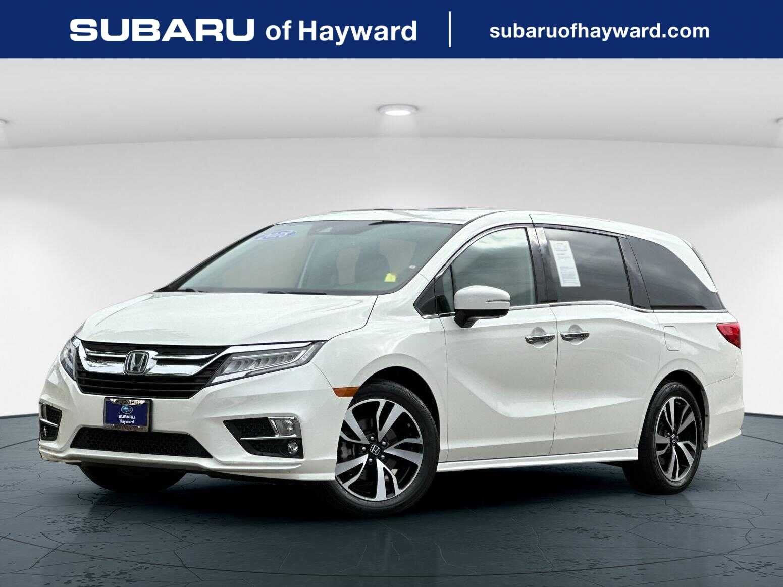 Used 2018 White Diamond Pearl Honda Elite 4D Passenger Van image 1