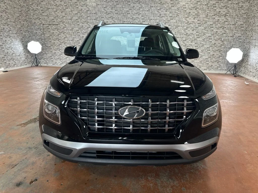 Used 2026 Onyx Black Hyundai SEL image 2