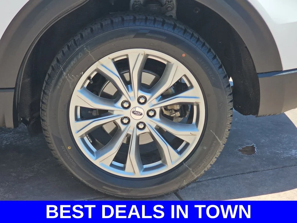 Used 2023 White Ford Limited image 38