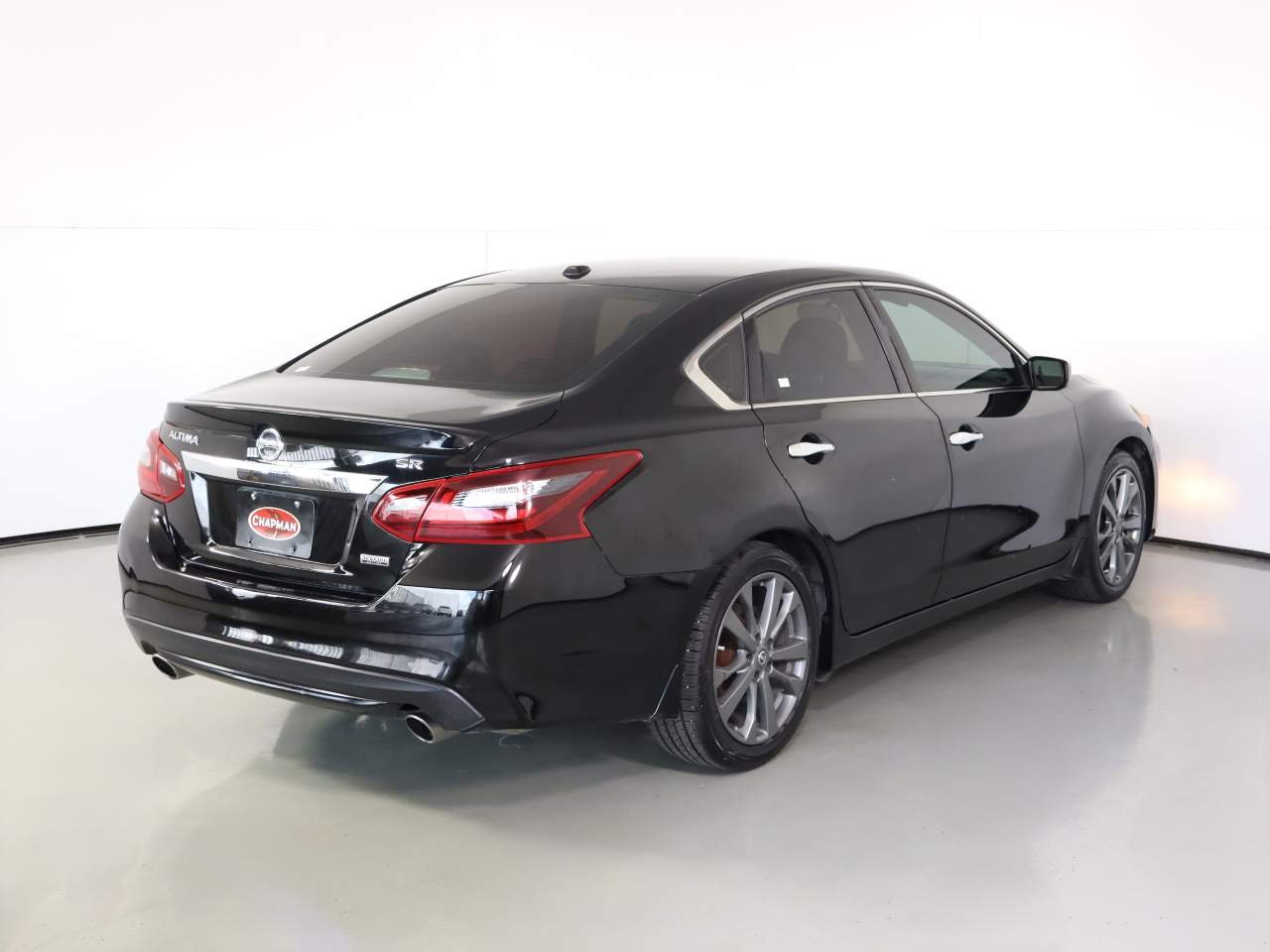 Used 2018 Black Nissan 2.5 SR image 4