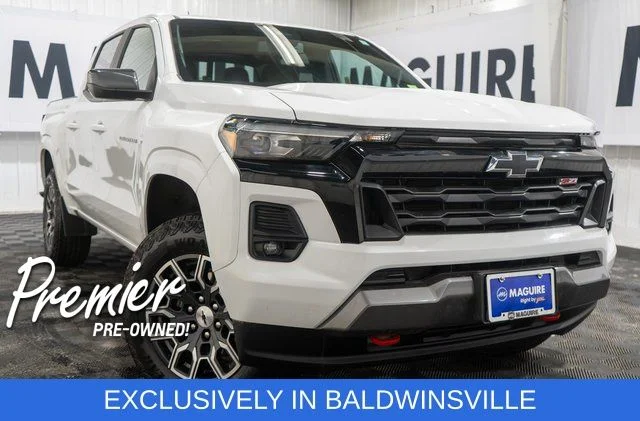Used 2025 White Chevrolet Z71 image 1