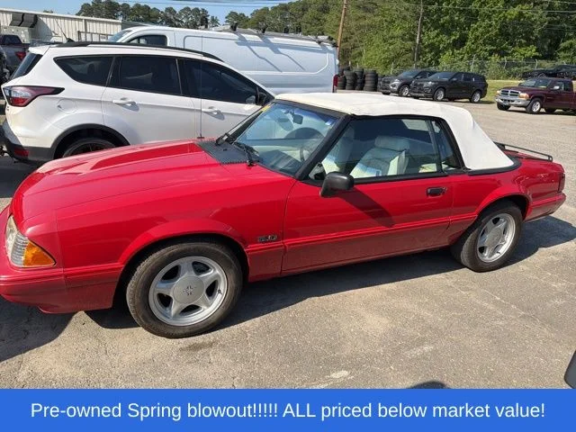 Used 1993 Red Ford LX image 4