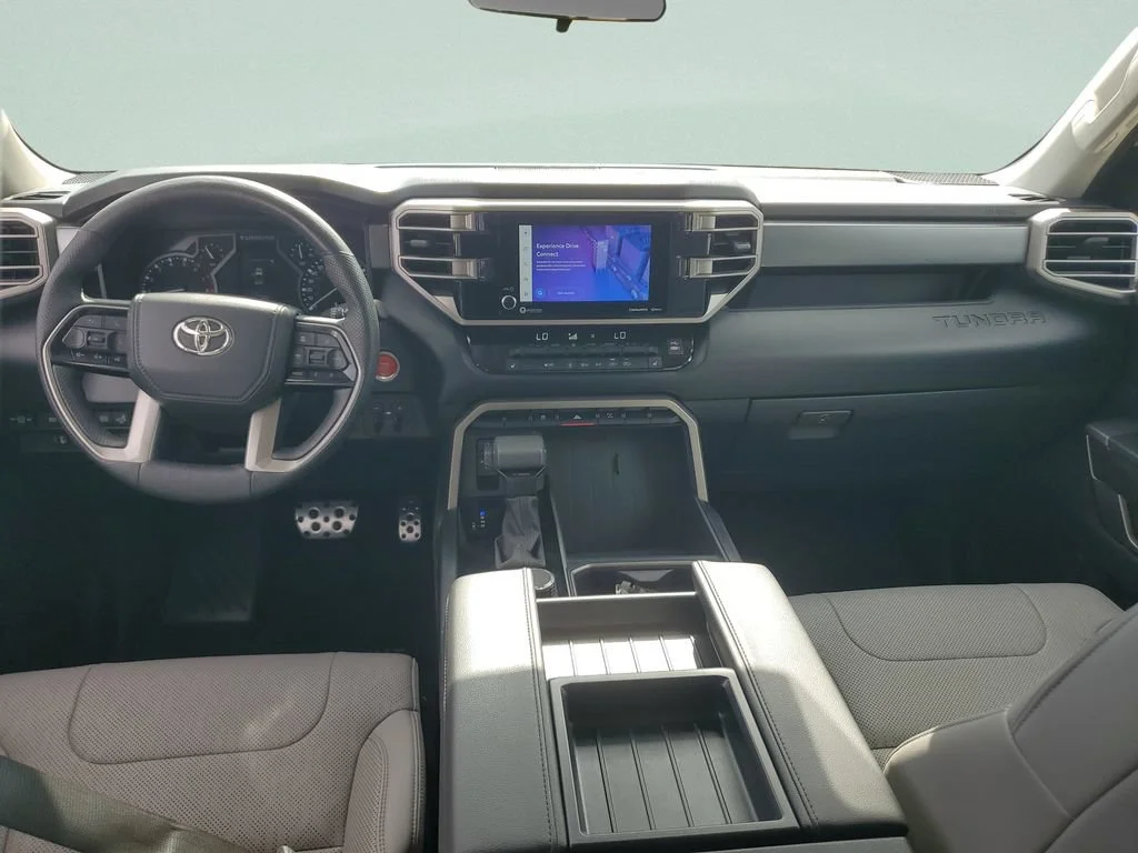 Used 2022 White Toyota SR5 image 11