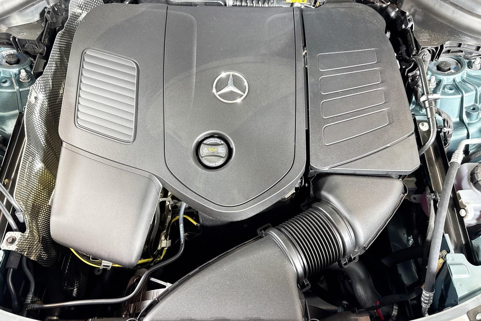 New 2026 Verde Silver Metallic Mercedes-Benz GLC 300 image 28