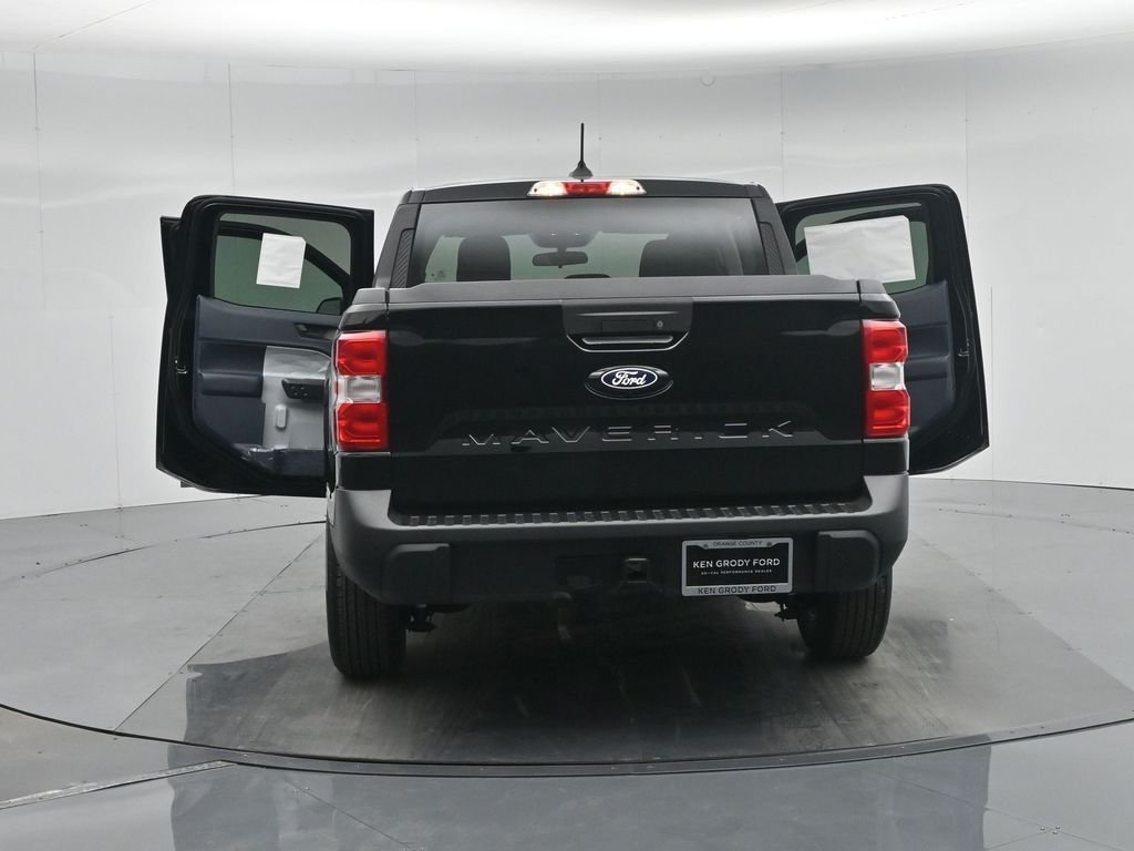 New 2026 Shadow Black Ford XLT image 31