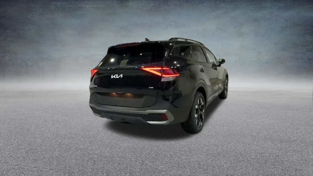 Used 2023 Black Kia X-Line image 21
