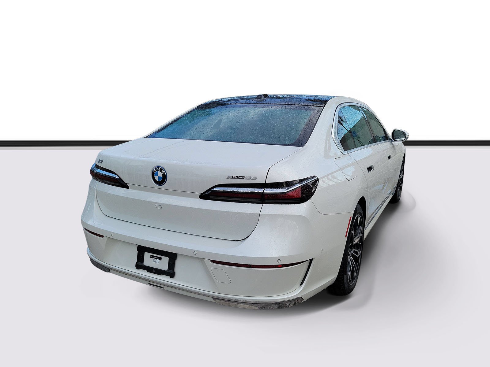 Certified Used 2023 Mineral White Metallic BMW xDrive60 image 4