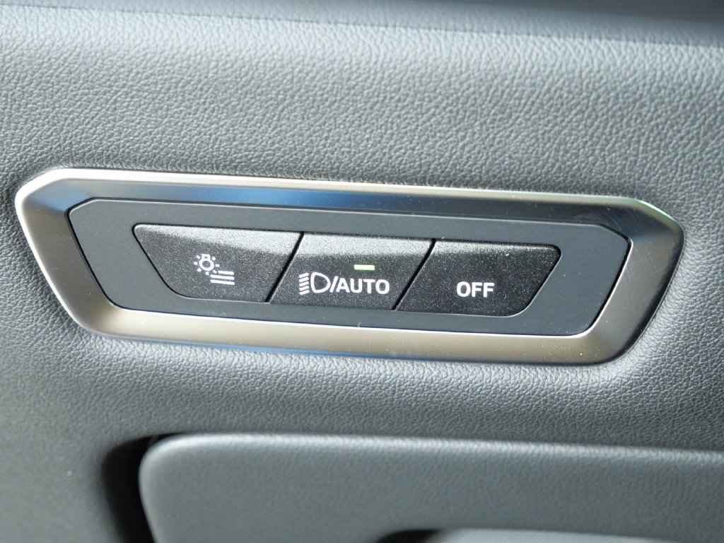 Used 2027 Black BMW xDrive40i image 42