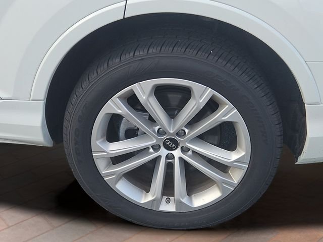 Used 2025 White Audi 55 Premium Plus image 27
