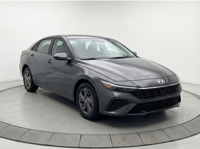 Used 2024 Hyundai Elantra SE with VIN KMHLL4DG3RU741067 for sale in Miami Lakes, FL