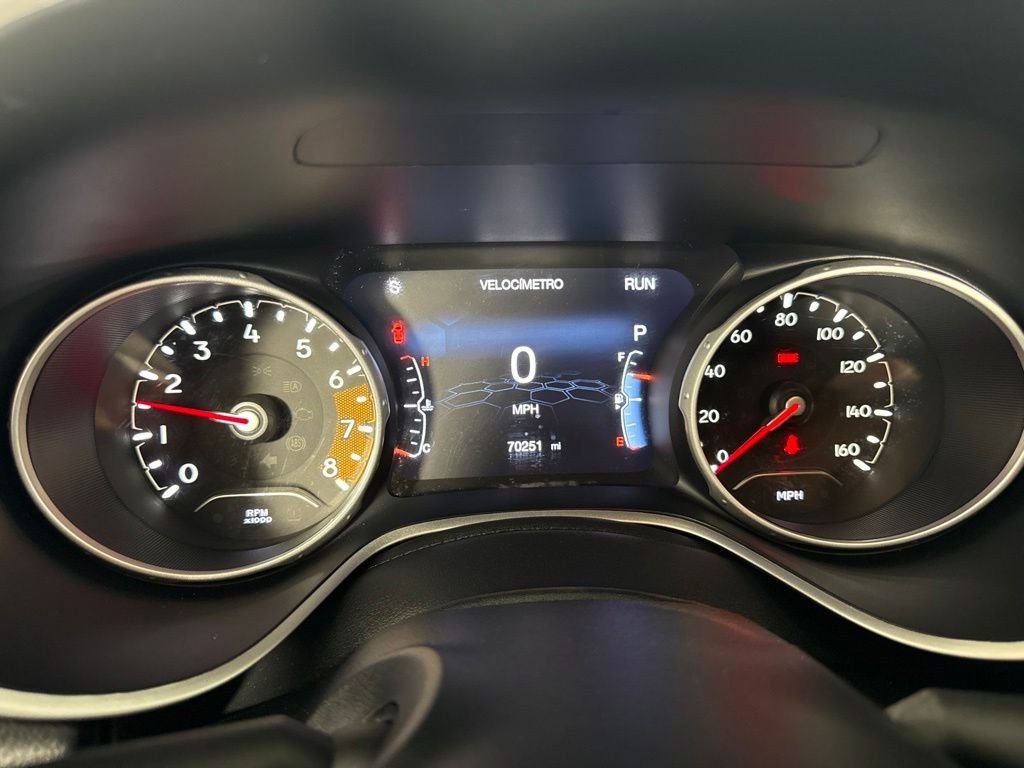 Used 2021 Velvet Jeep Latitude image 18