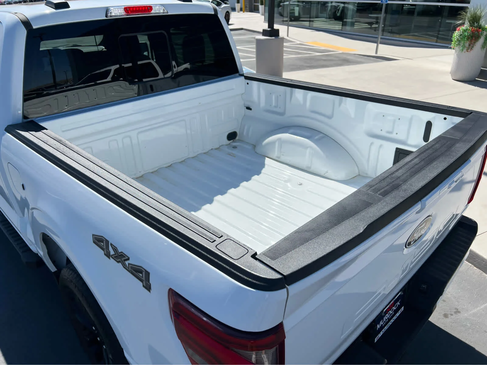 Certified Used 2025 Oxford White Clearcoat Ford LARIAT image 26