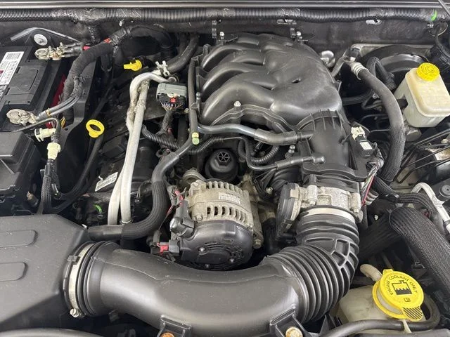 Used 2014 Gray Jeep Unlimited Sport image 19