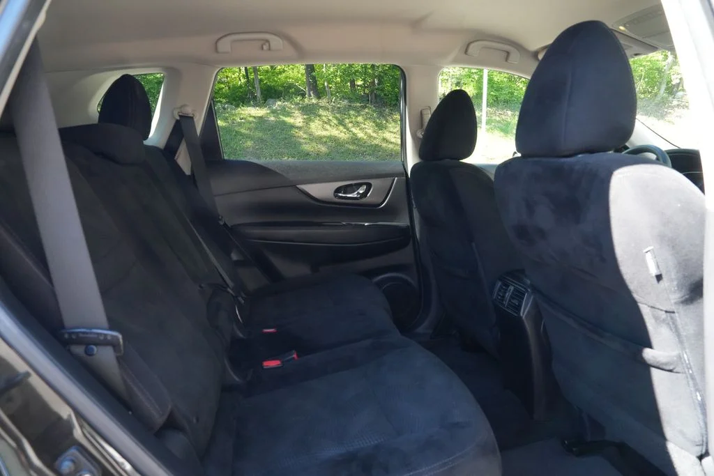 Used 2014 Black Nissan SV image 35