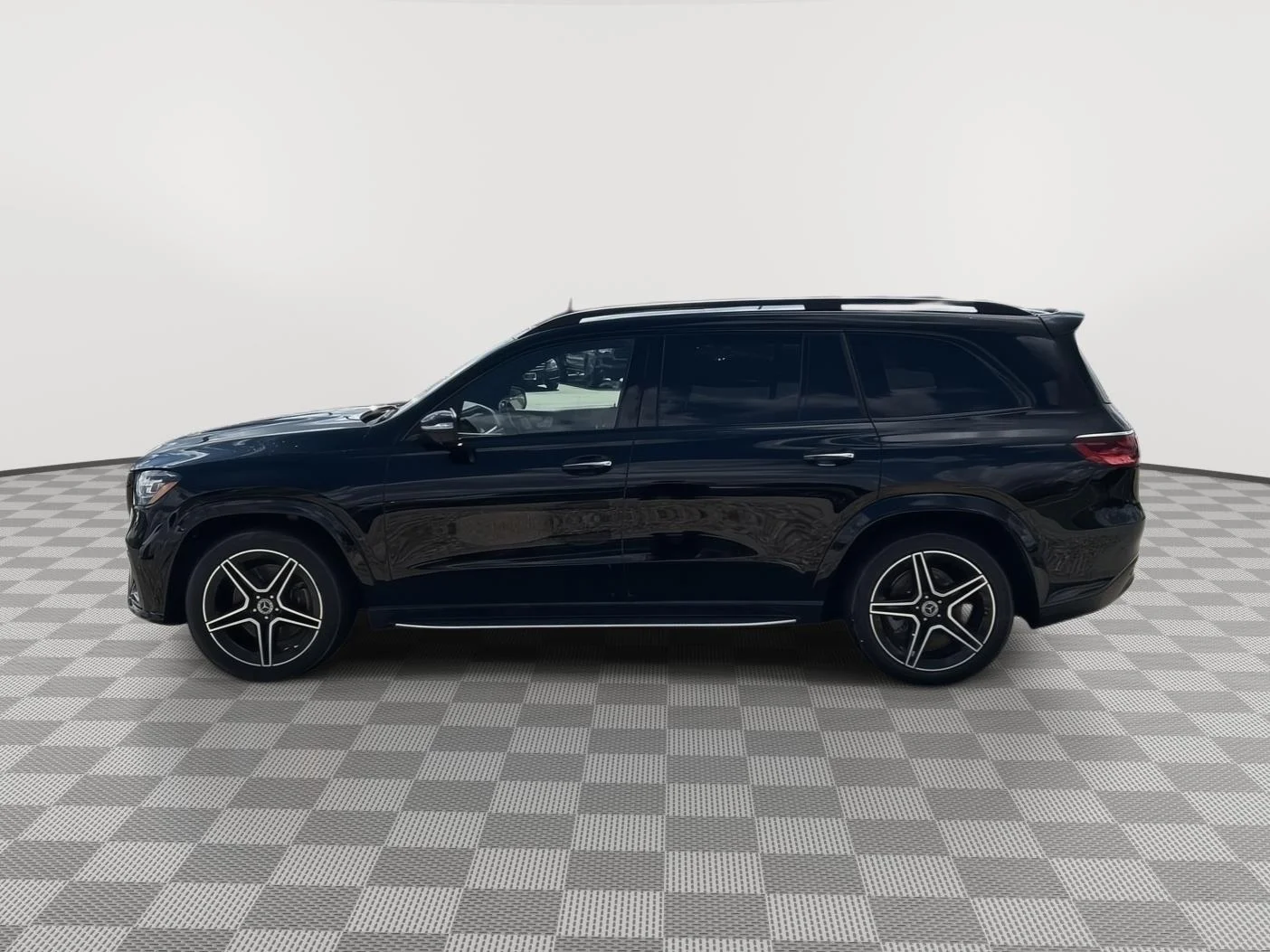 Certified Used 2025 Black Mercedes-Benz GLS 450 image 8