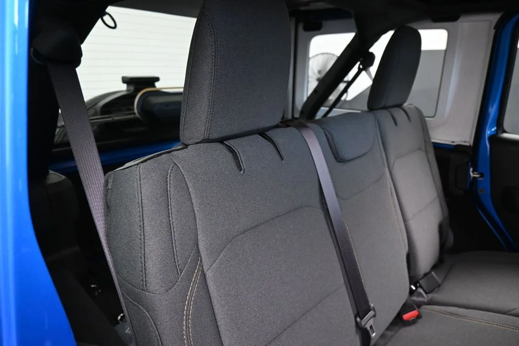Used 2025 Hydro Blue Pearl Coat Jeep Sport S image 33