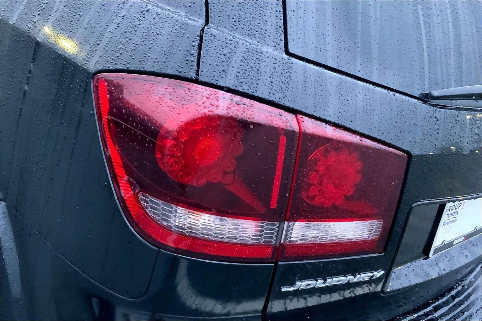 Used 2017 Pitch Black Clear Coat Dodge Crossroad Plus image 26