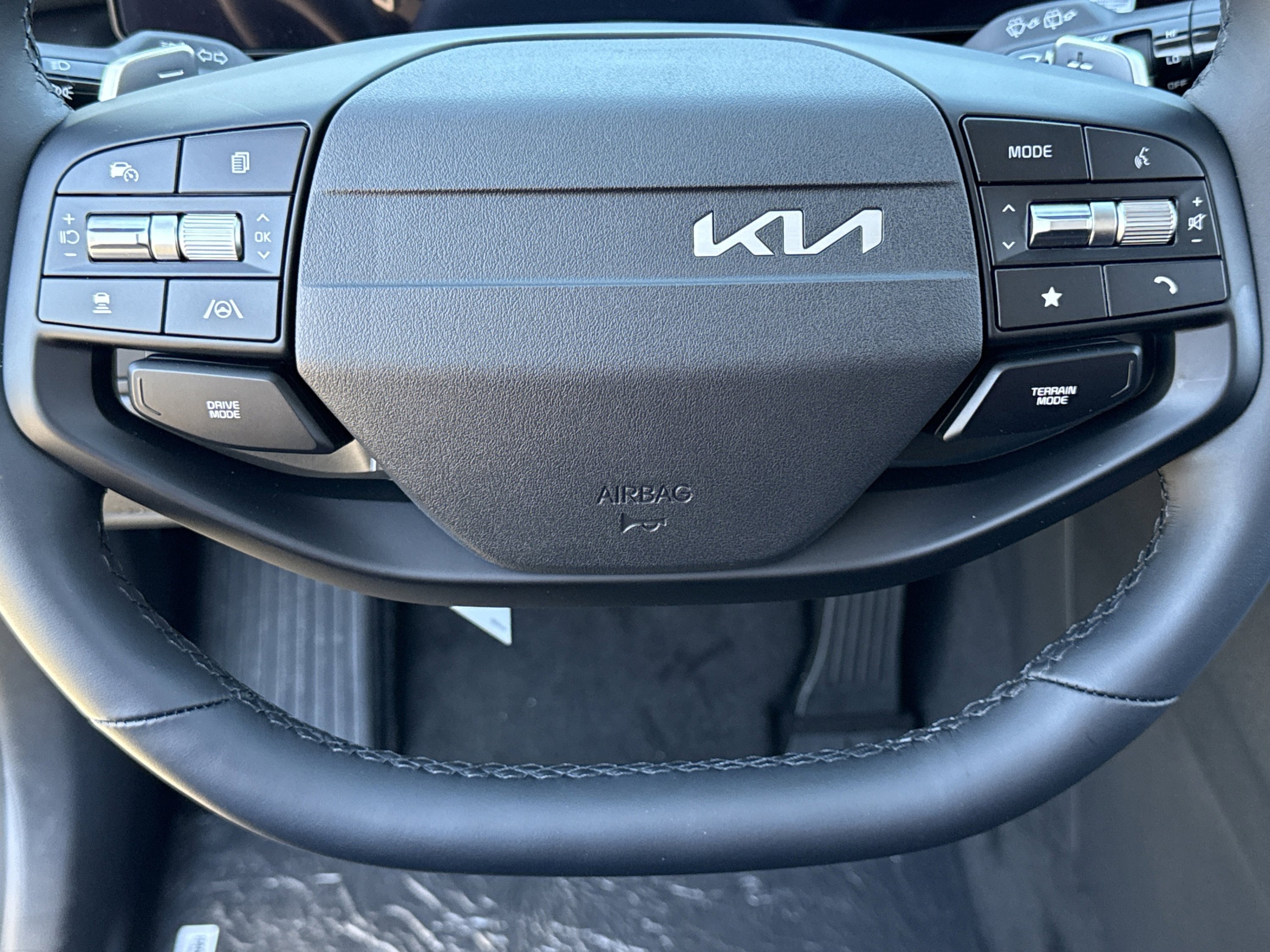 New 2026 Fusion Black Kia EX image 11