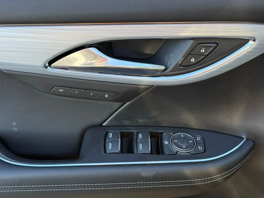 New 2026 Midnight Opal Buick Avenir image 17