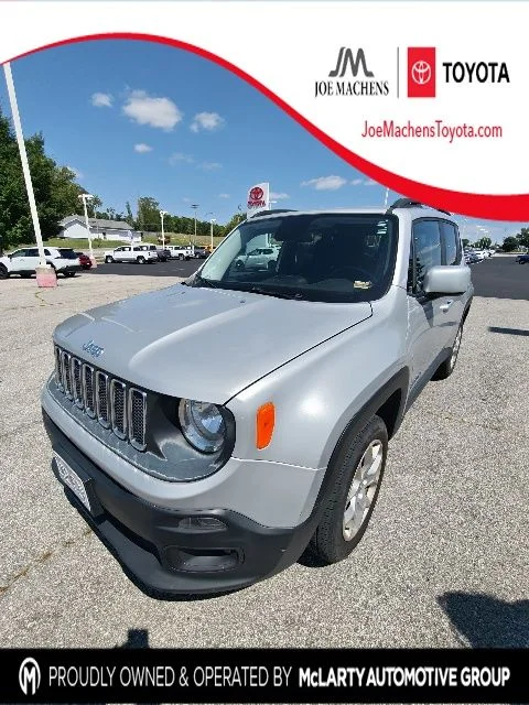 Used 2017 Silver Jeep Latitude image 1