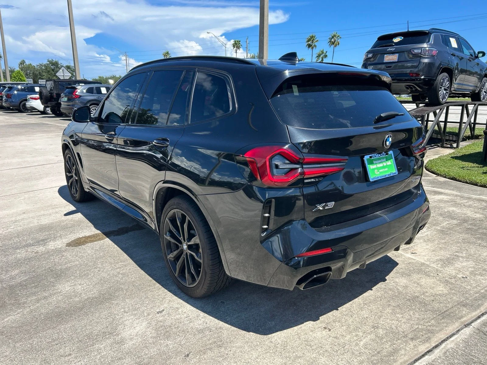 Used 2022 Black Sapphire Metallic BMW sDrive30i image 3