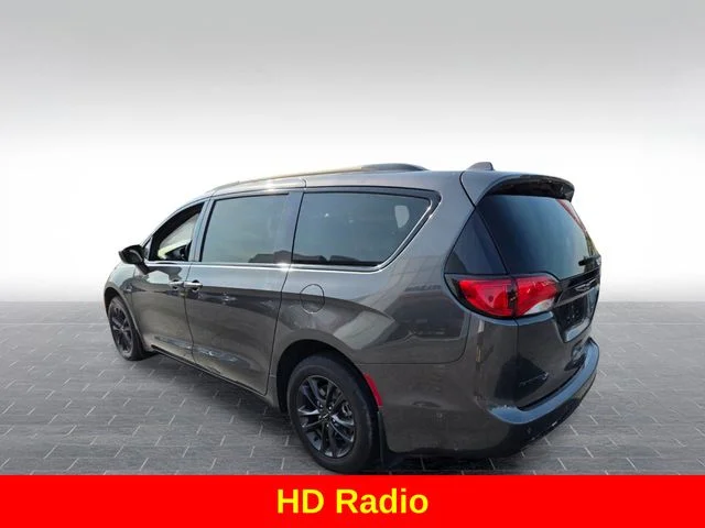 Used 2020 Gray Chrysler Launch Edition image 6