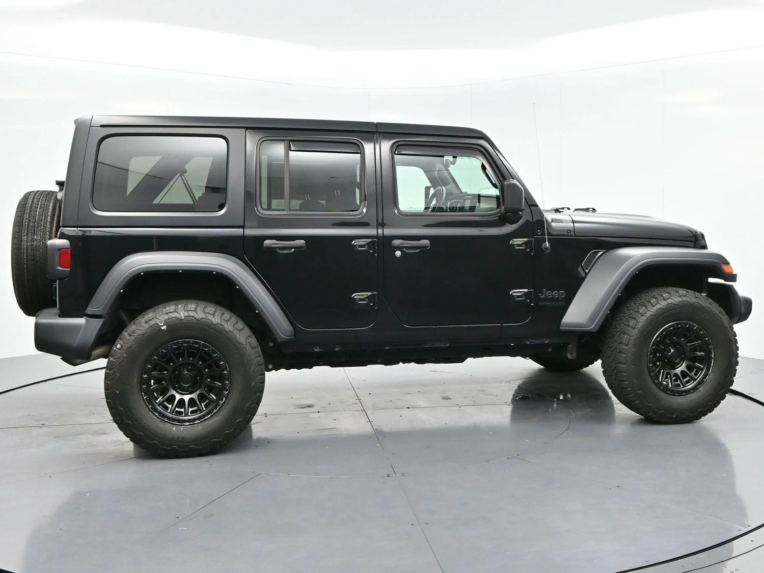 Used 2022 Black Clearcoat Jeep Unlimited Sport S image 8