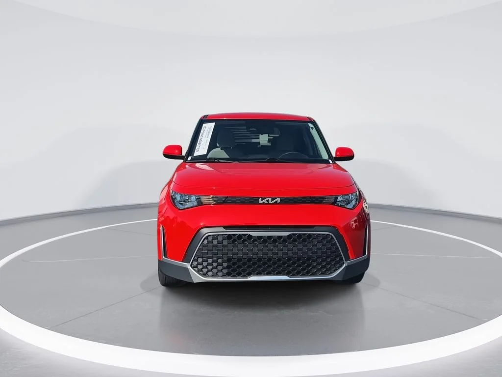 Used 2025 Red Kia LX image 3