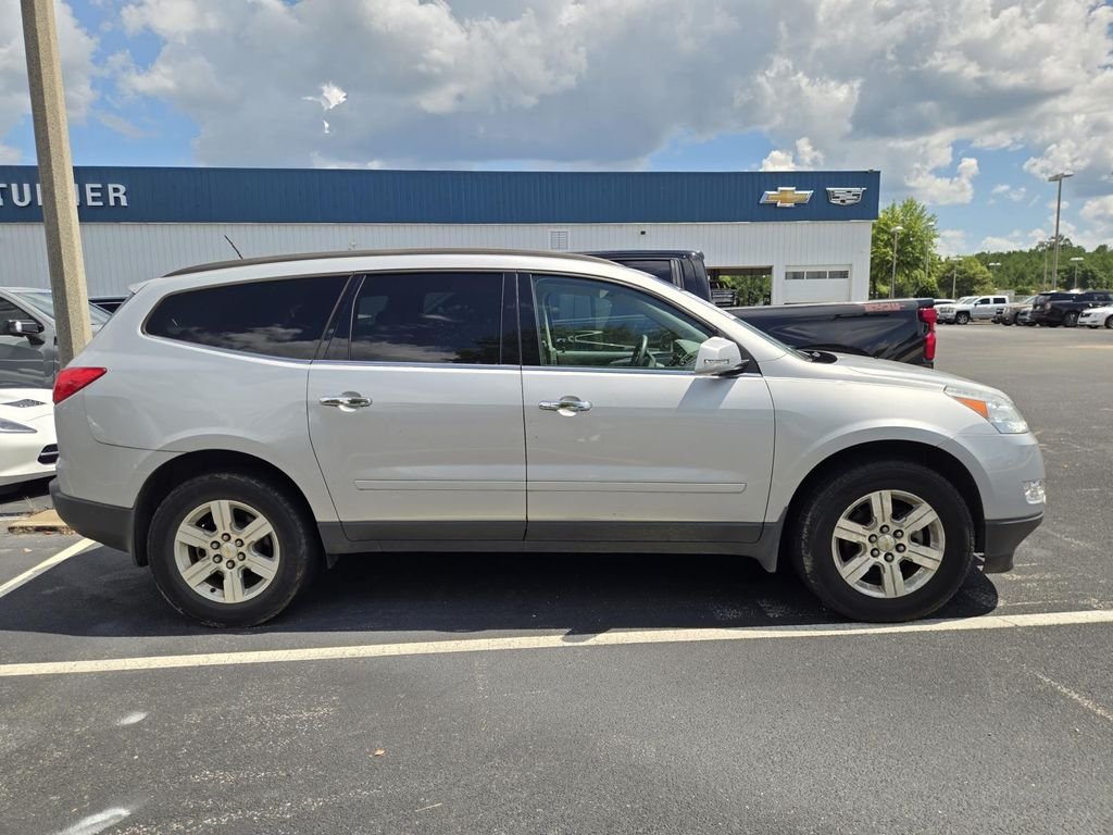 Used 2011 Silver Chevrolet 2LT image 5