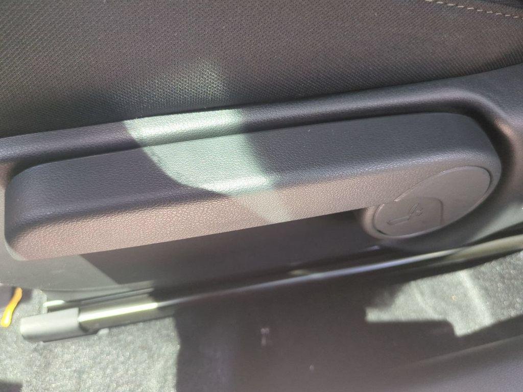 New 2027 Gray Hyundai SE FWD image 22