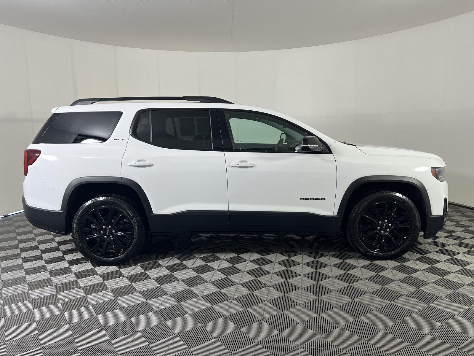 Used 2023 Summit White GMC SLT image 3
