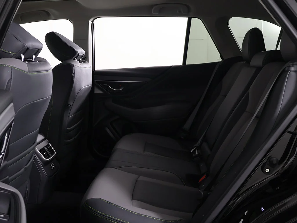 Used 2025 Black Subaru Onyx Edition image 31