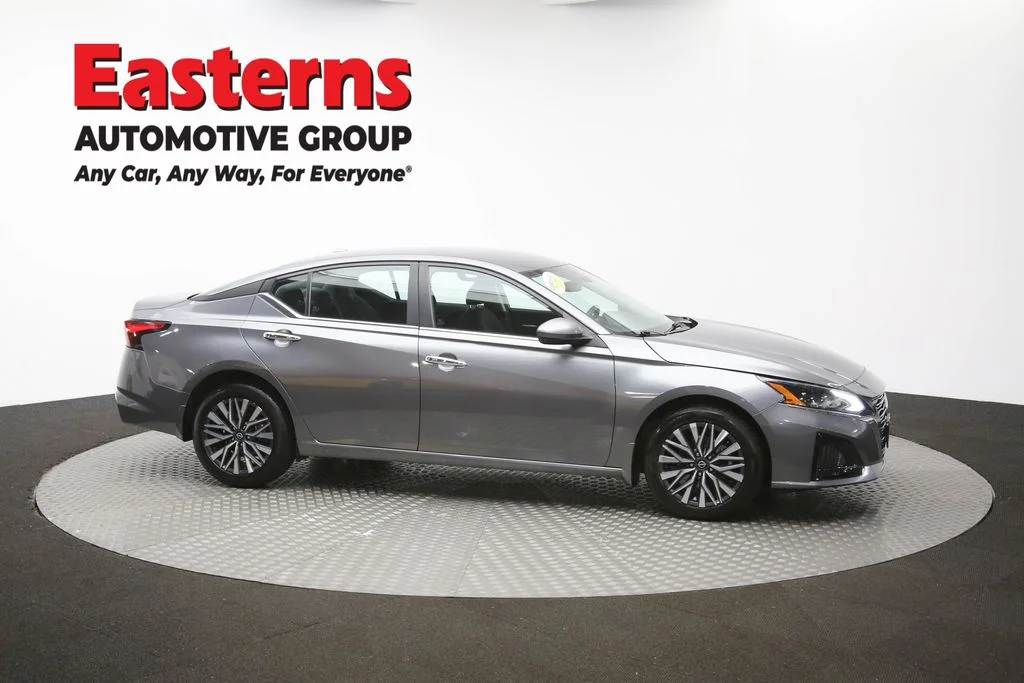 Used 2023 Gray Nissan 2.5 SV image 46