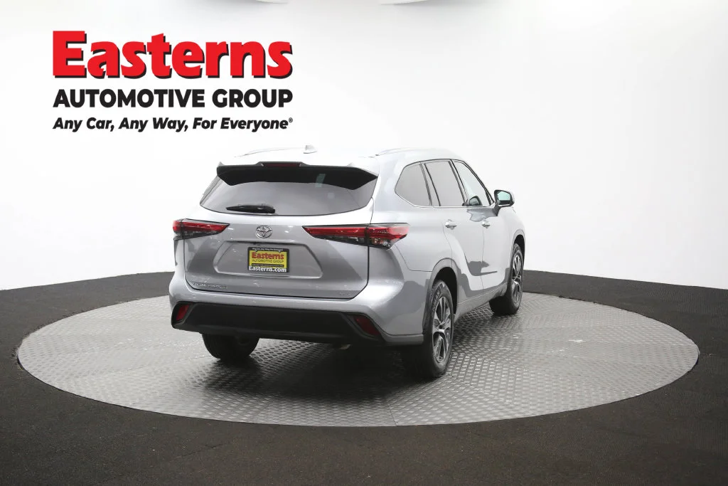 Used 2021 Silver Toyota XLE image 46
