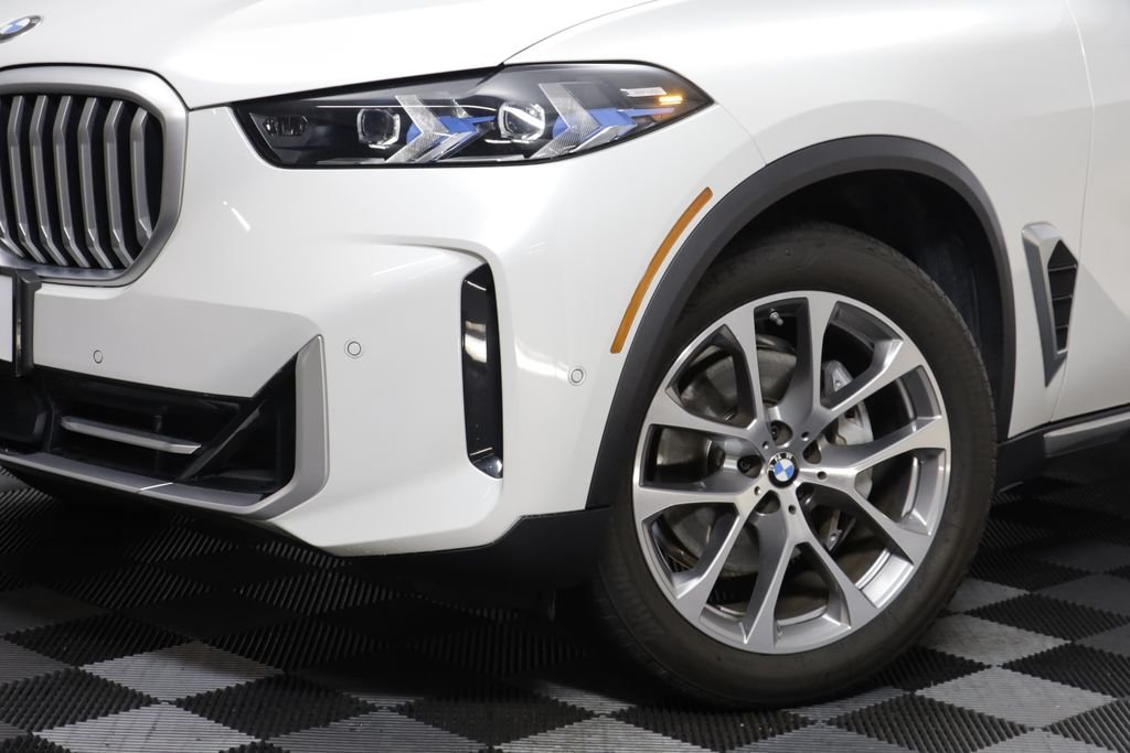 Certified Used 2024 Mineral White Metallic BMW xDrive40i image 3