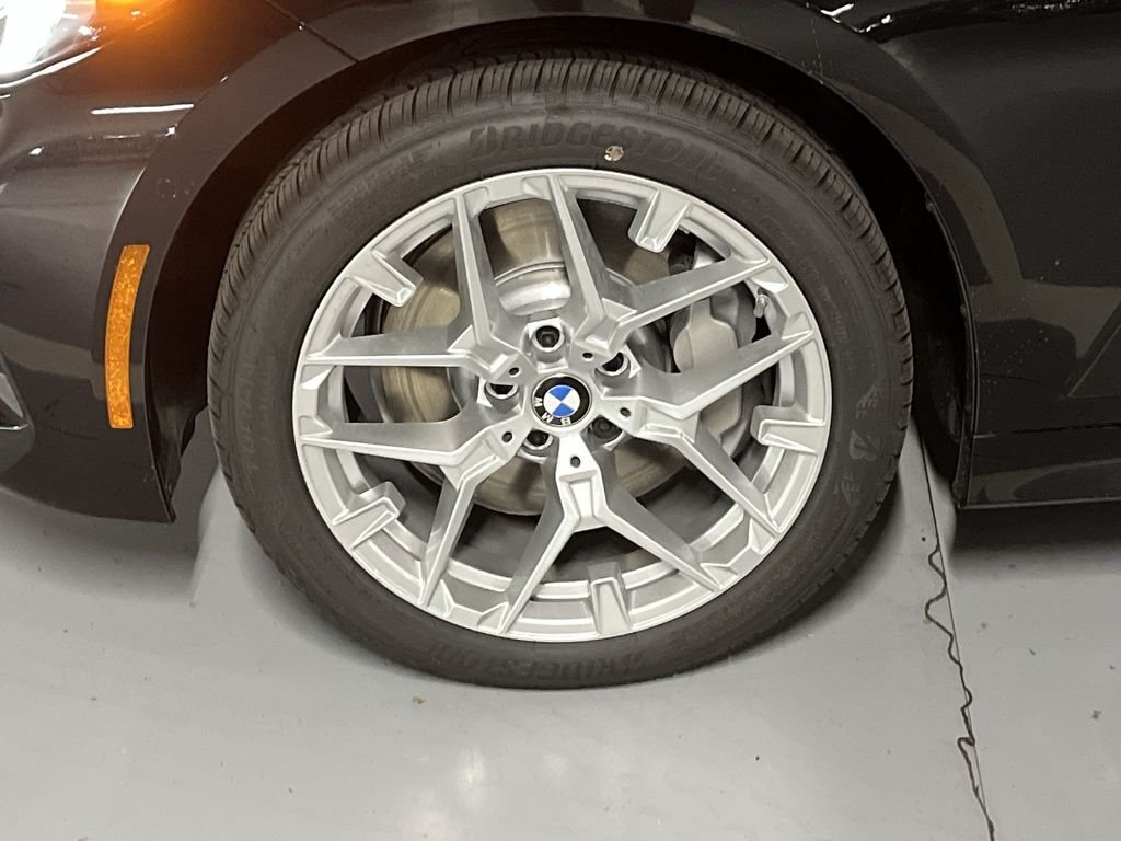 2025 BMW 3 Series 330i - Photo 10