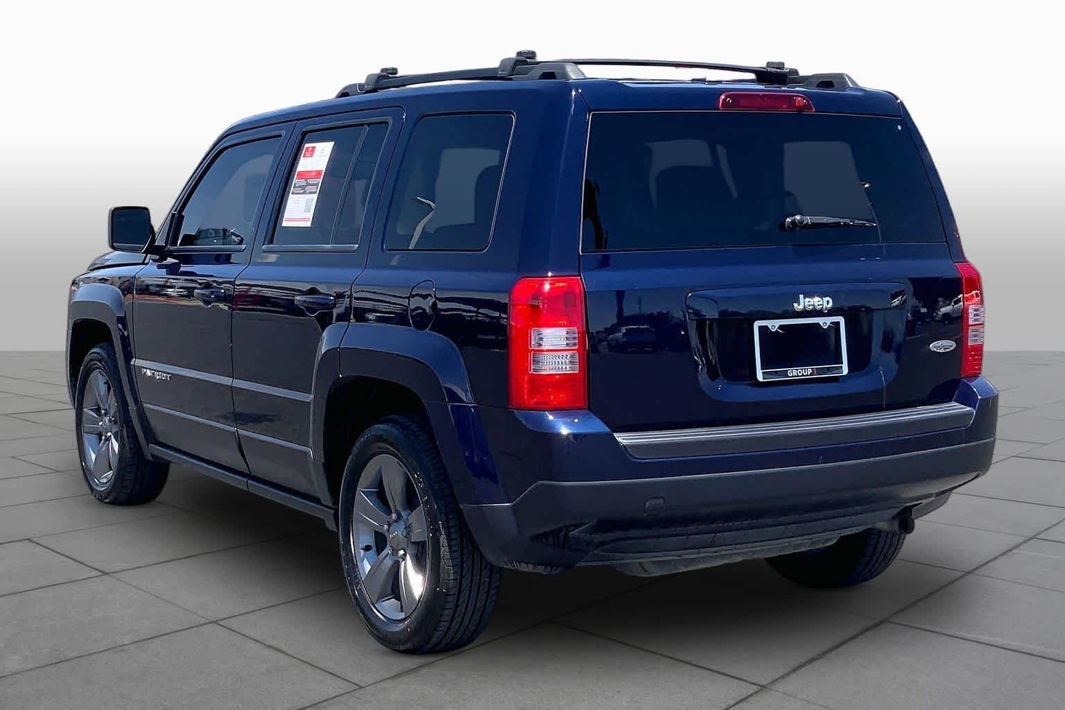 Used 2014 True Blue Pearlcoat Jeep High Altitude image 12