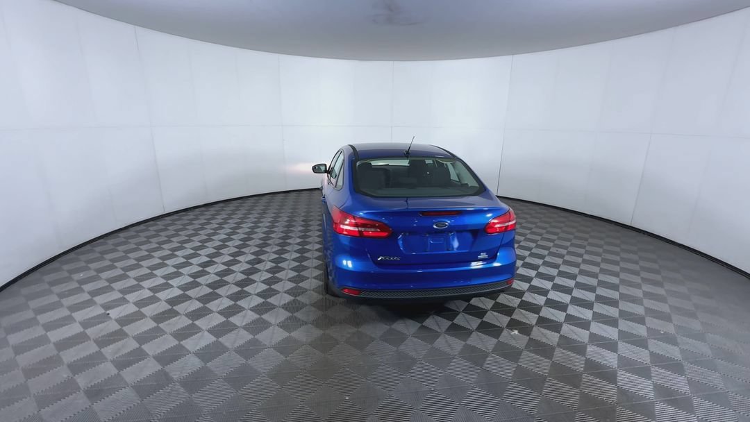 Used 2018 Blue Ford SE image 7